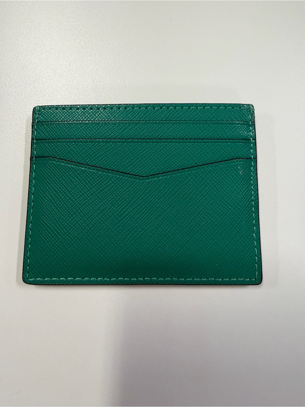 Kate Spade Green leather card holder w/ gold logo - Picture 2 of 3